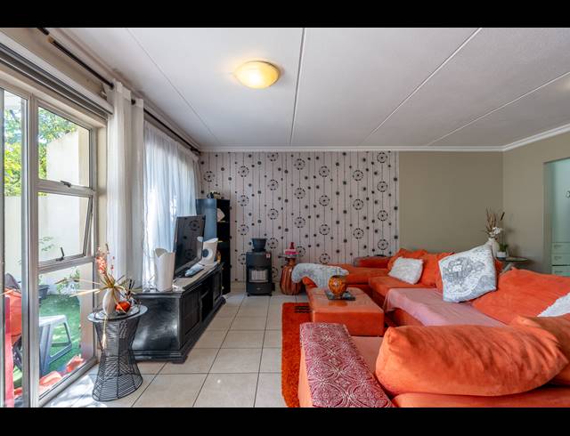 3 BEDROOM TOWNHOUSE FOR SALE IN BROADACRES
